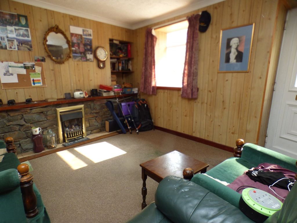 Property photo 3 of 14 Dining Room