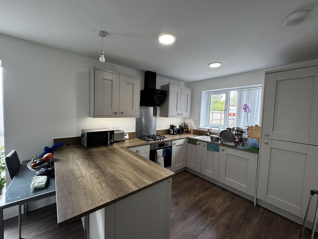 Property photo 2 of 17 Warringtonimg_33243Lflwr (18).Jpg