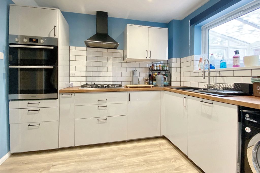 Property photo 3 of 16 3 - Picture No. 07