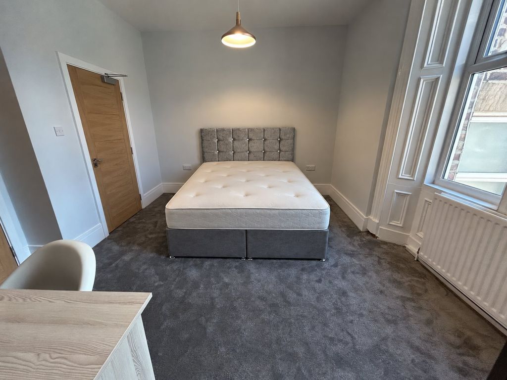 Property photo 1 of 6 Bedroom 2 Furnished