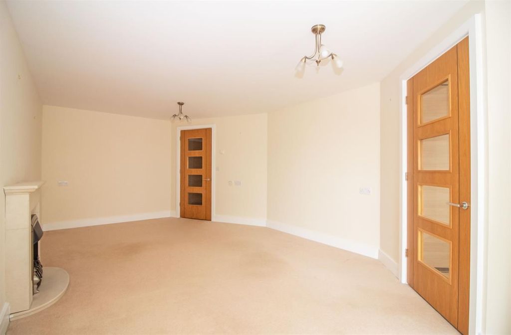 Property photo 3 of 10