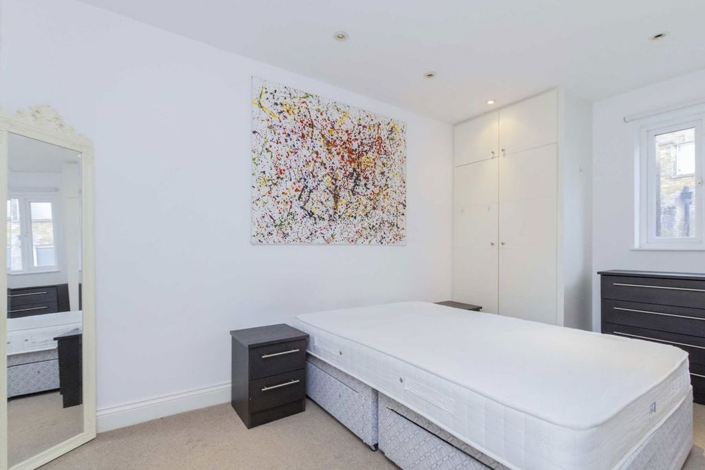 Property photo 3 of 4