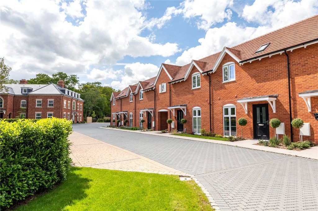 Property photo 3 of 20 The Mews