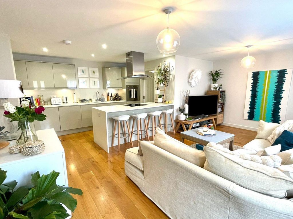 Property photo 2 of 7 Living Room