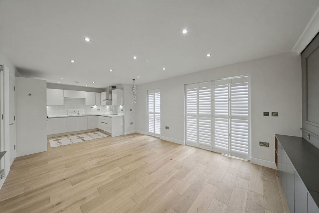 Property photo 3 of 12 20260313051636__Dsc4