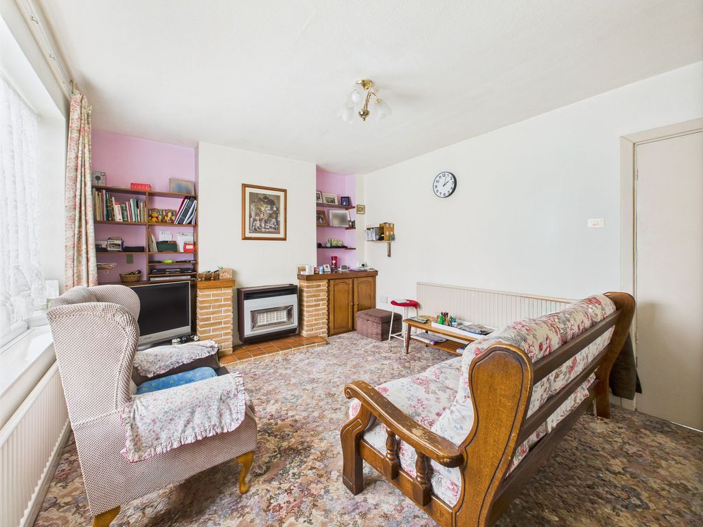 Property photo 2 of 17 Lounge