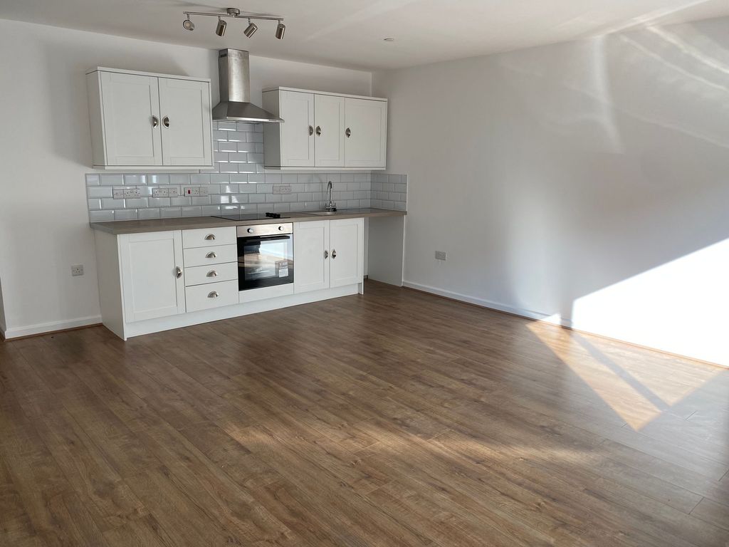 Property photo 2 of 9 Lounge/Kitchen