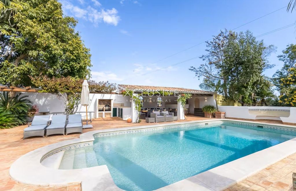 Property photo 2 of 37