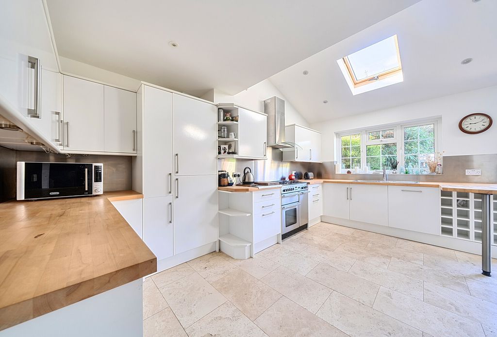 Property photo 3 of 22 1431824-11-69c511...