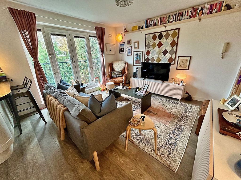 Property photo 3 of 15 Living Room