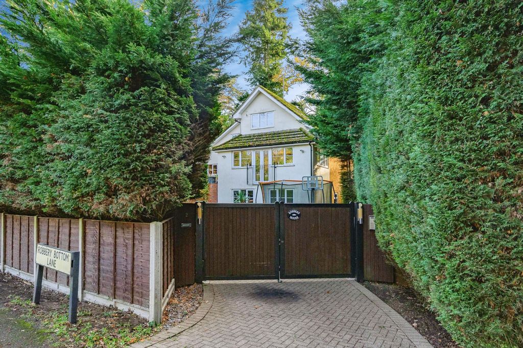 Property photo 2 of 29