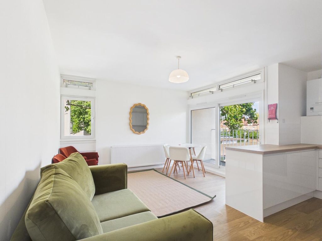 Property photo 1 of 17 Living Room
