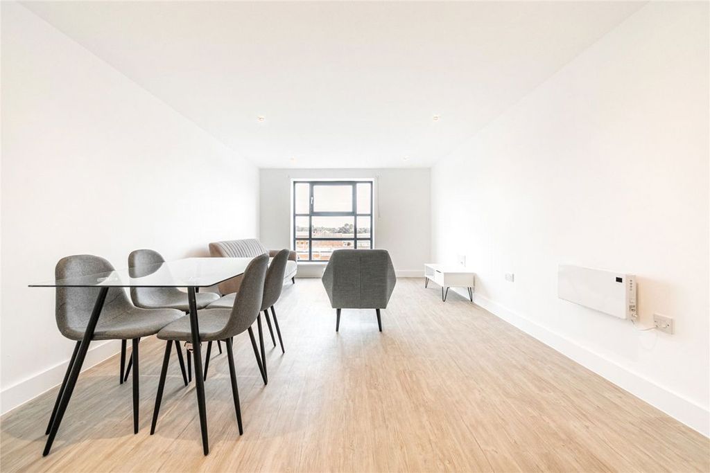 Property photo 3 of 15