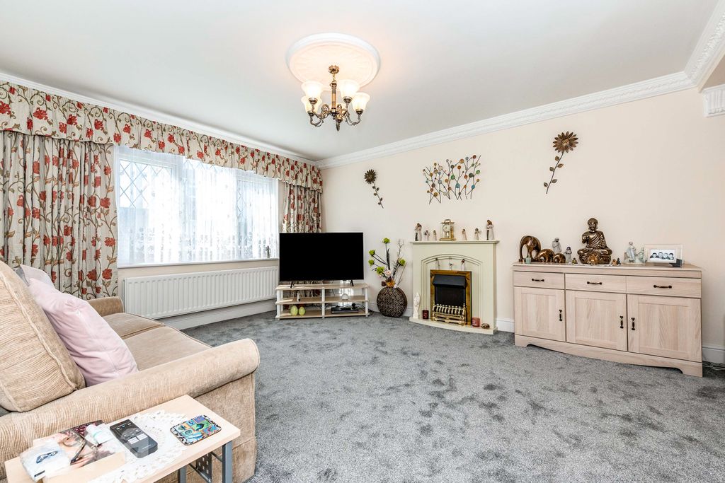 Property photo 2 of 19 Photo #2