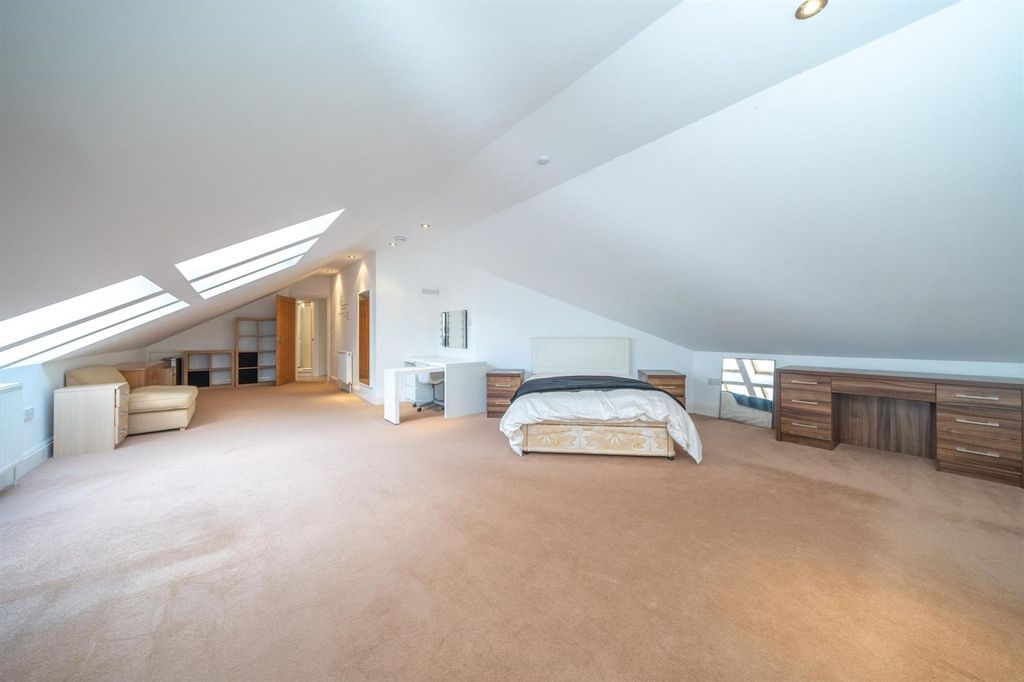 Additional image 36 of 4 bed detached house for saleHaywards Close, Glossop SK13