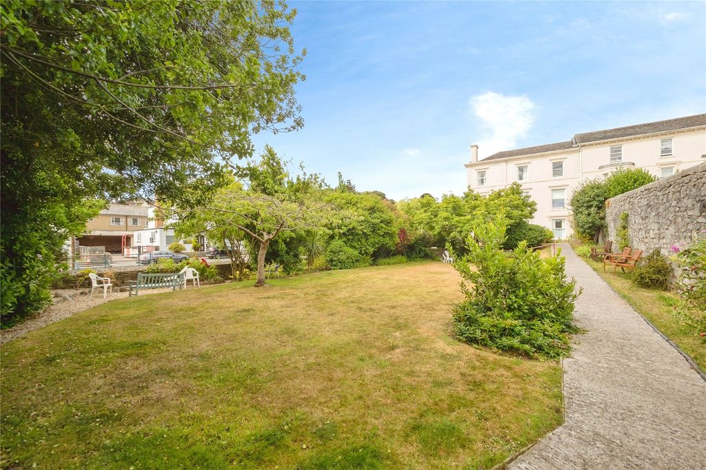 Property photo 2 of 10 General View