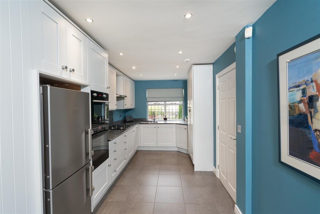 Property photo 2 of 19 8.Jpg