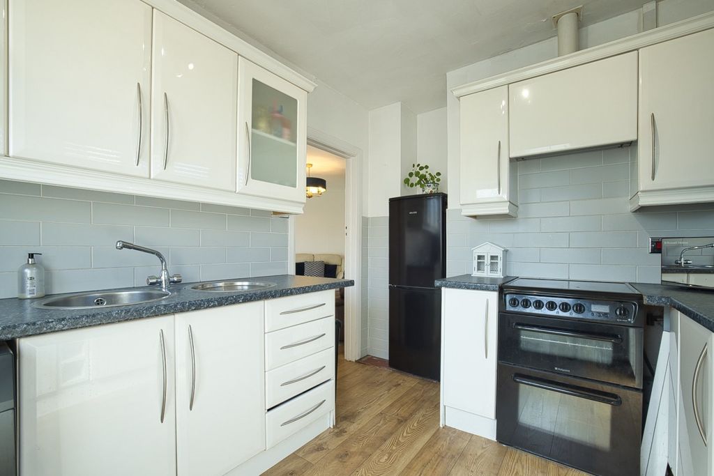 Property photo 3 of 15 Picture 3