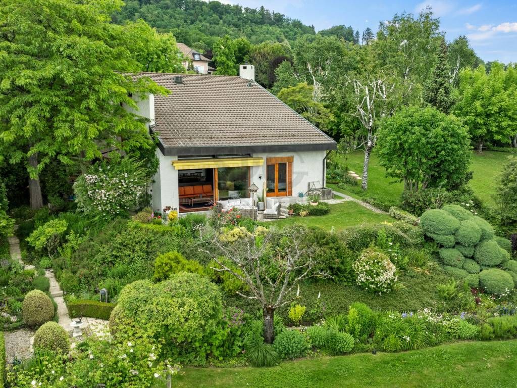 Property photo 3 of 8