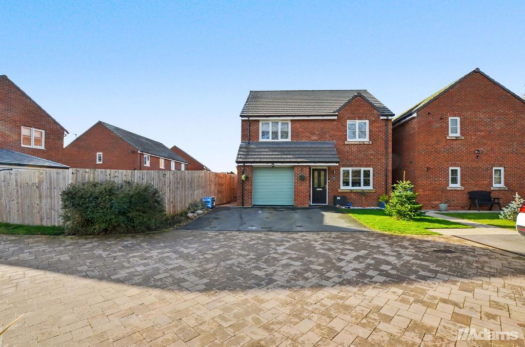 Property photo 1 of 32