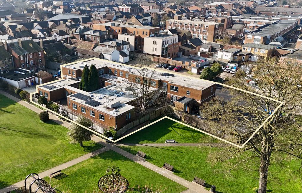 Property photo 1 of 10