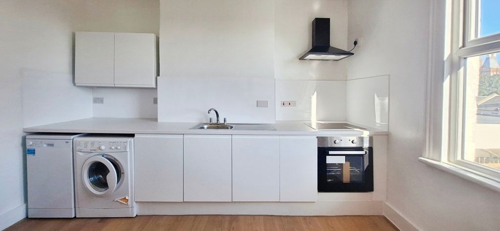 Property photo 3 of 5 Pbox-Img.Jpg