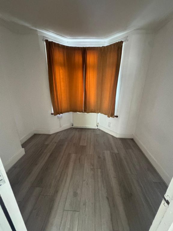 Property photo 2 of 13 Gallery