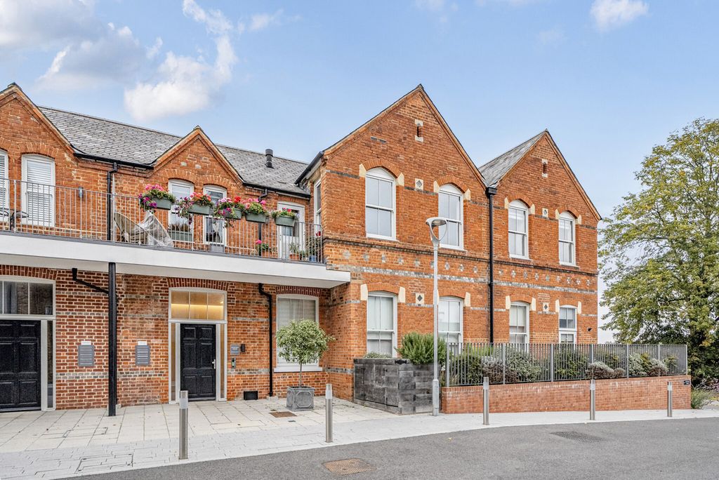 Property photo 1 of 24 1364677-21-68Ef66...