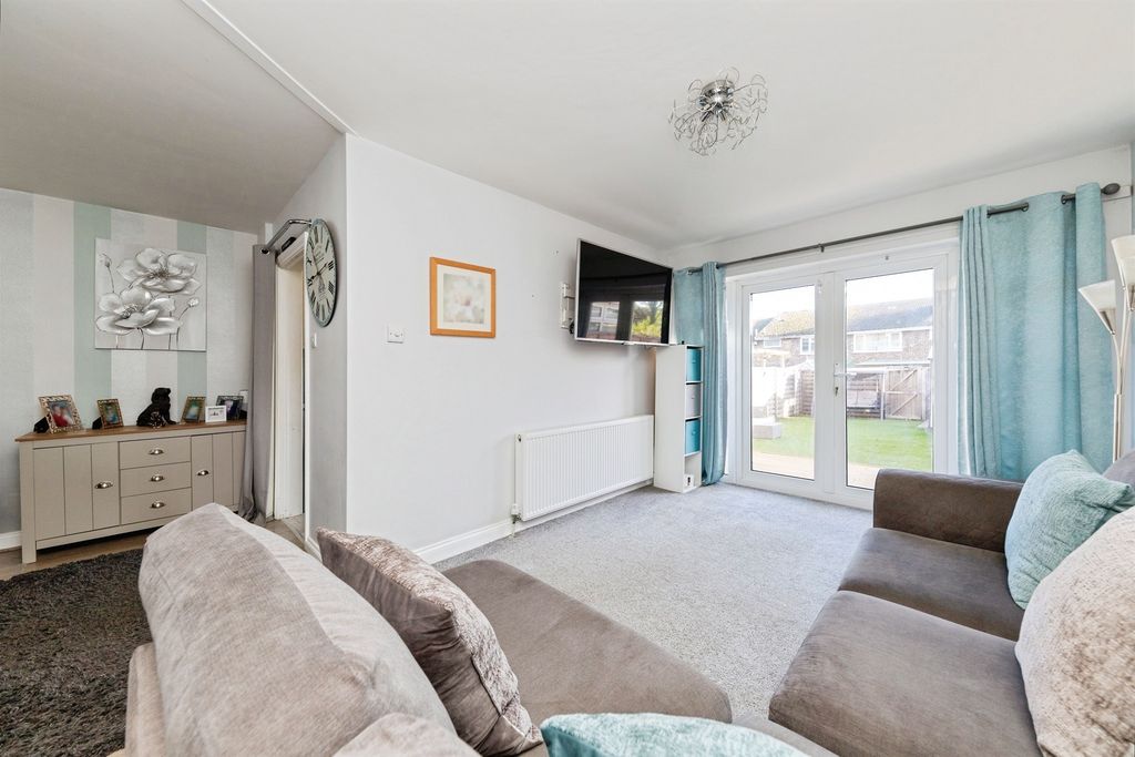 Property photo 3 of 17