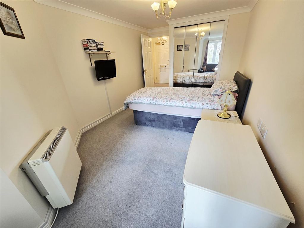 Additional image 4 of 1 bed flat for saleManaton Court, Launceston PL15