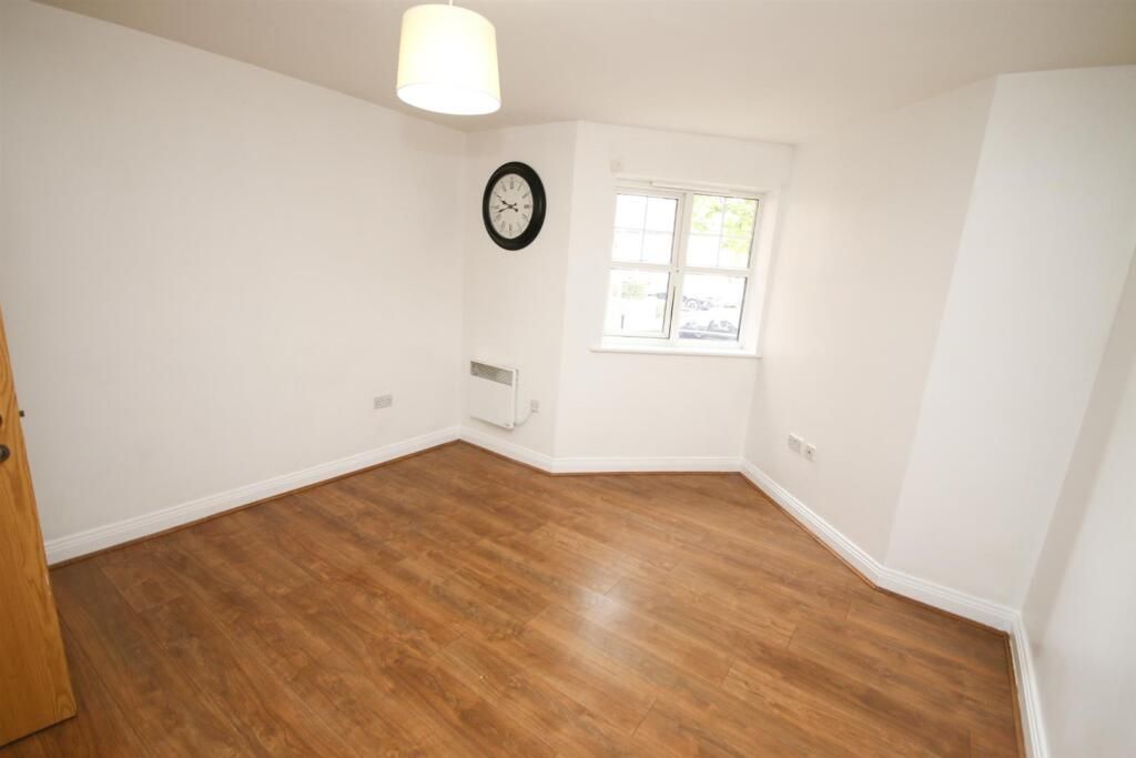 Property photo 2 of 5 Gallery