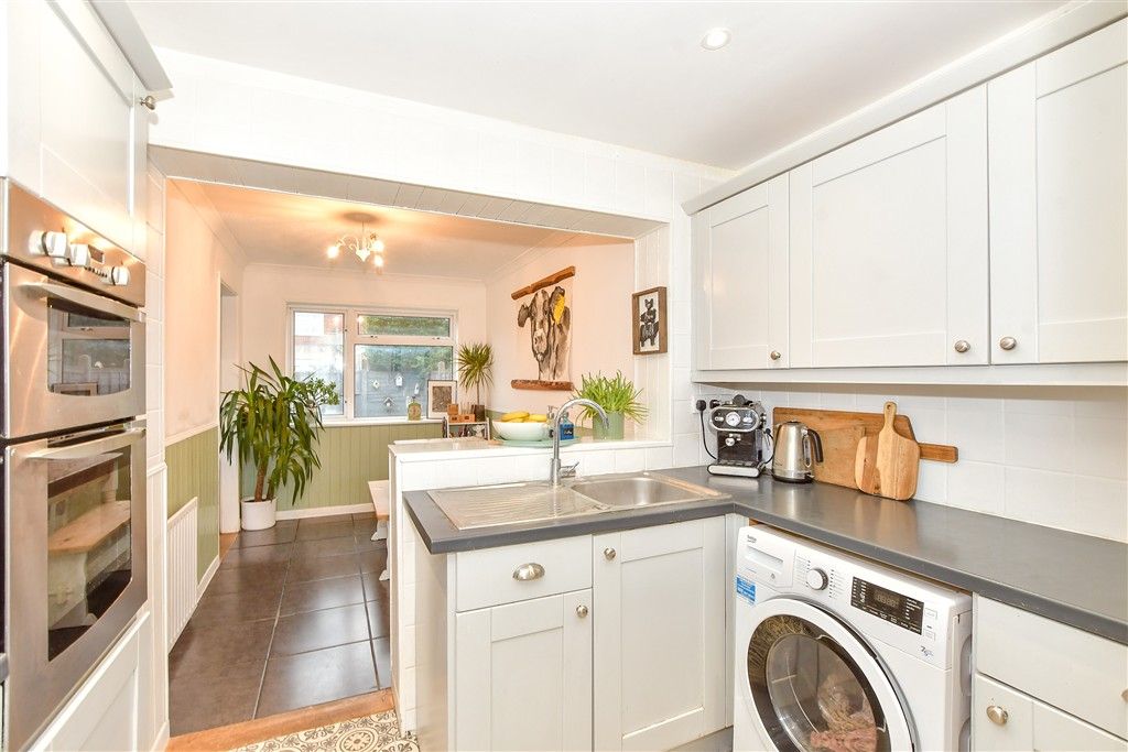 Property photo 3 of 12 Kitchen