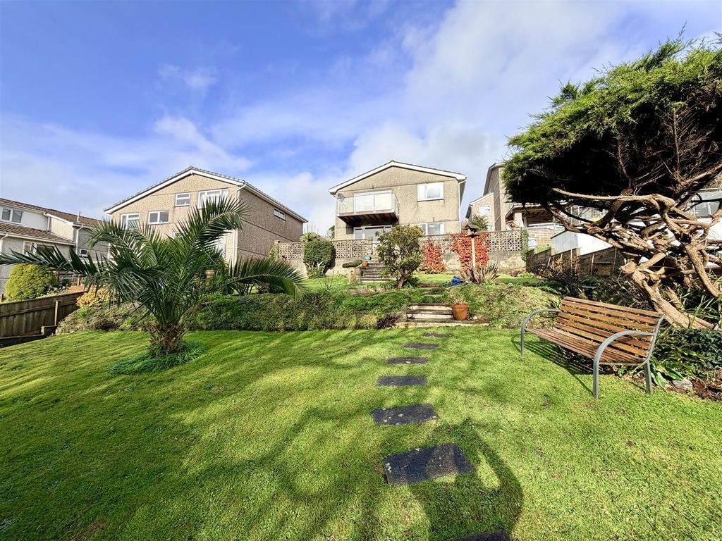 Property photo 2 of 34 Rear Garden