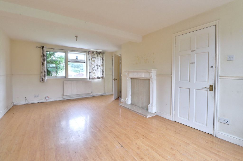 Property photo 2 of 14 Picture No. 17