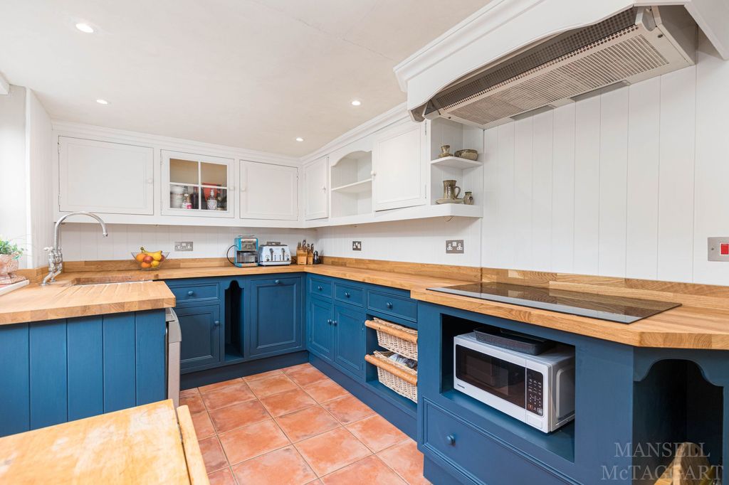 Property photo 3 of 22