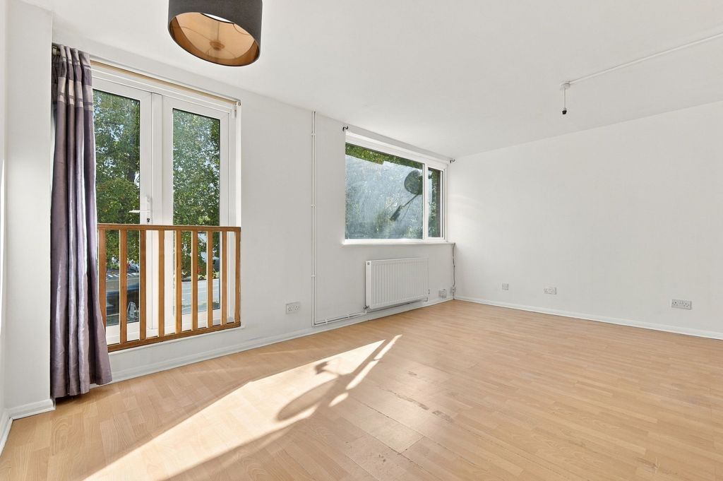 Property photo 3 of 24