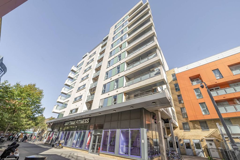 Property photo 1 of 17