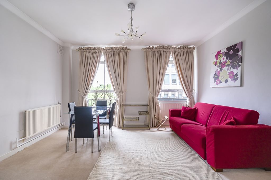 Property photo 1 of 11 Albany-Court-003