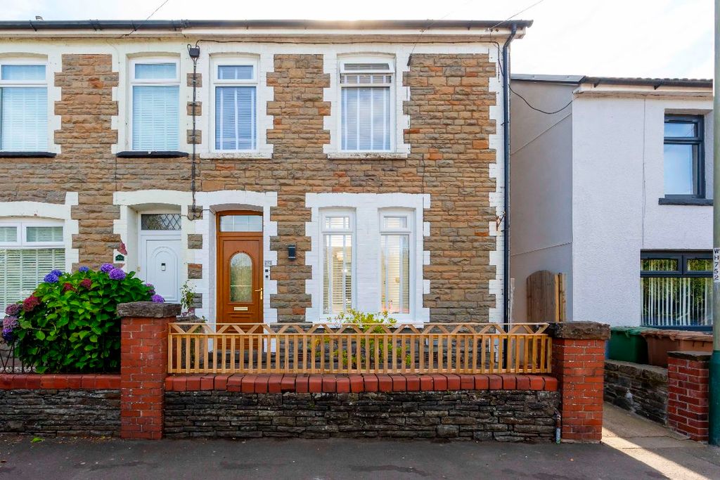 Property photo 1 of 30