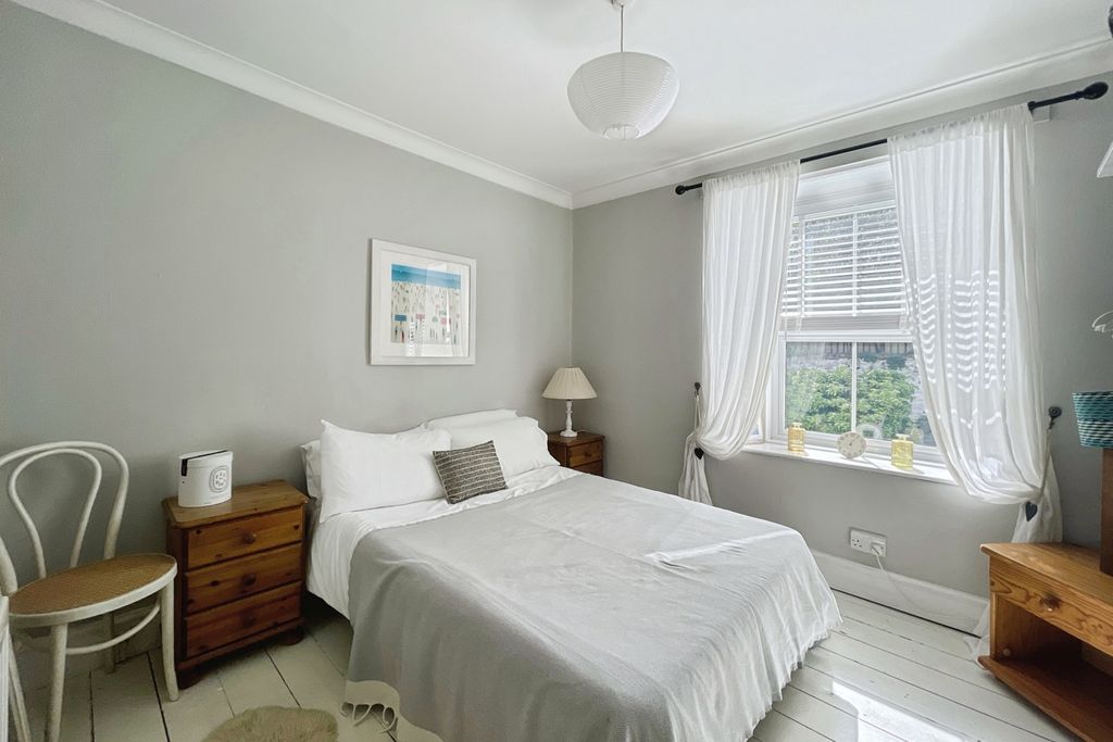 Property photo 3 of 17 Pbox-Img.Jpg