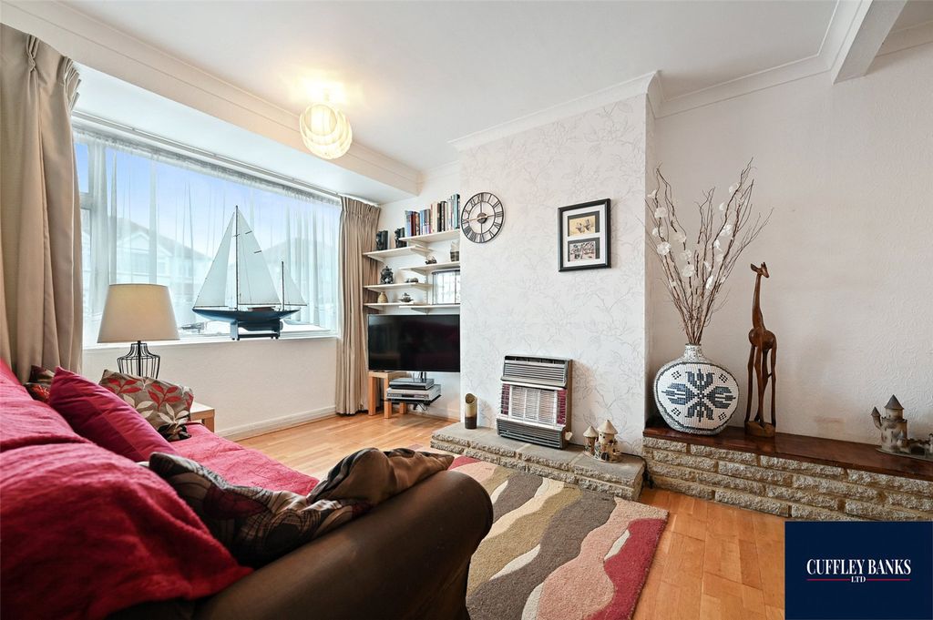 Property photo 3 of 12 Picture No. 02