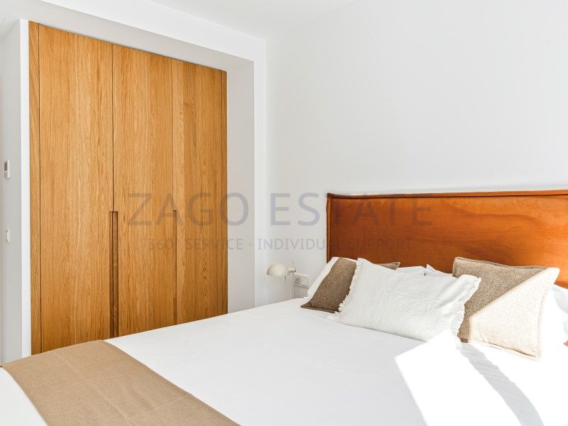 Property photo 2 of 32