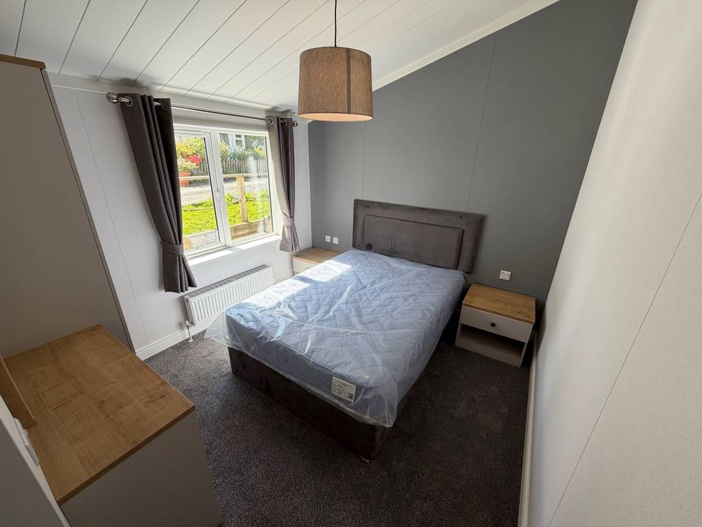 Property photo 3 of 53