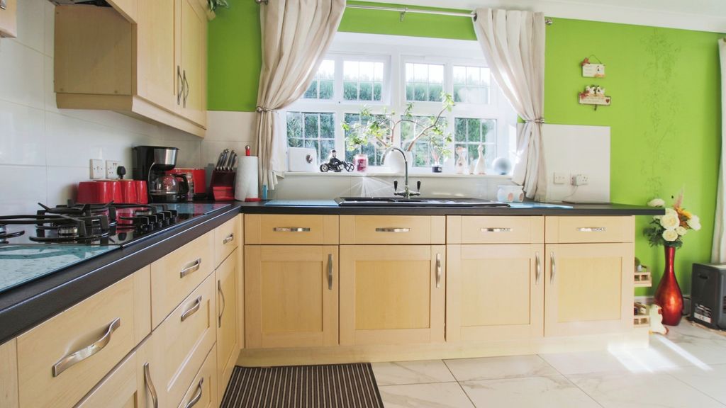 Property photo 2 of 26 3707245