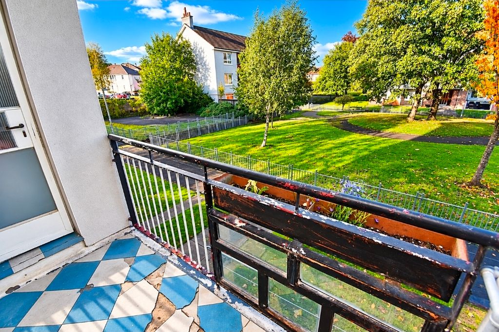 Property photo 3 of 9 Balcony
