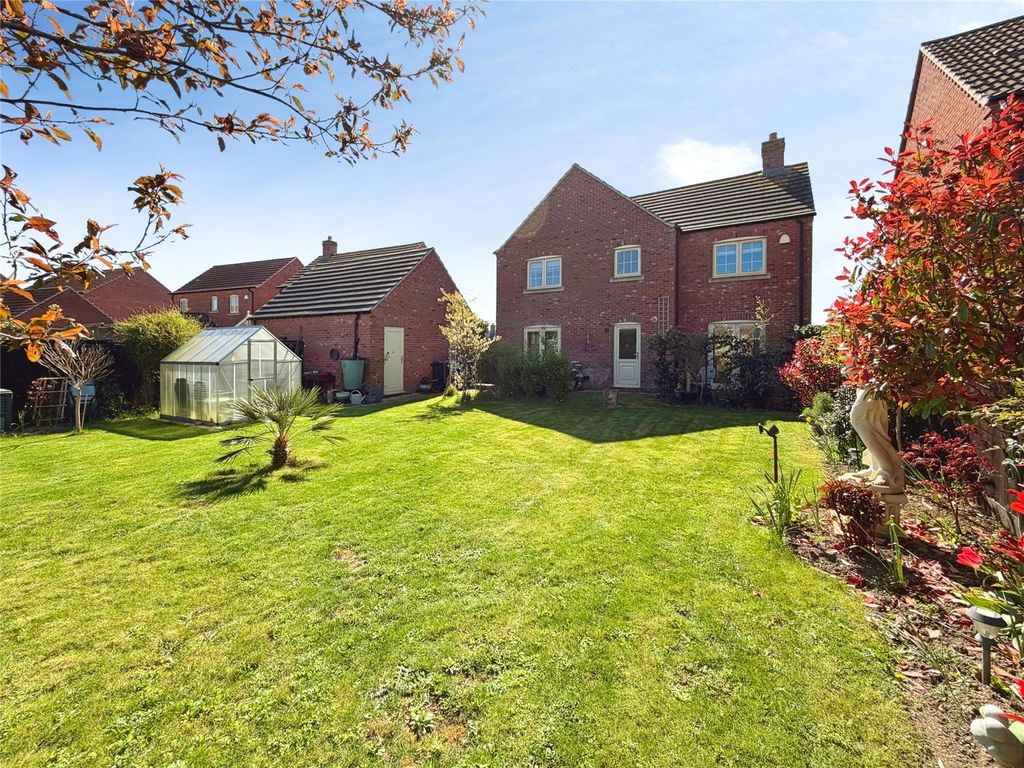 Property photo 1 of 19 Outside