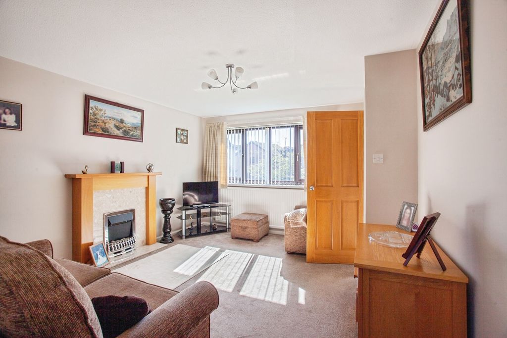 Property photo 3 of 17 Pbox-Img.Jpg