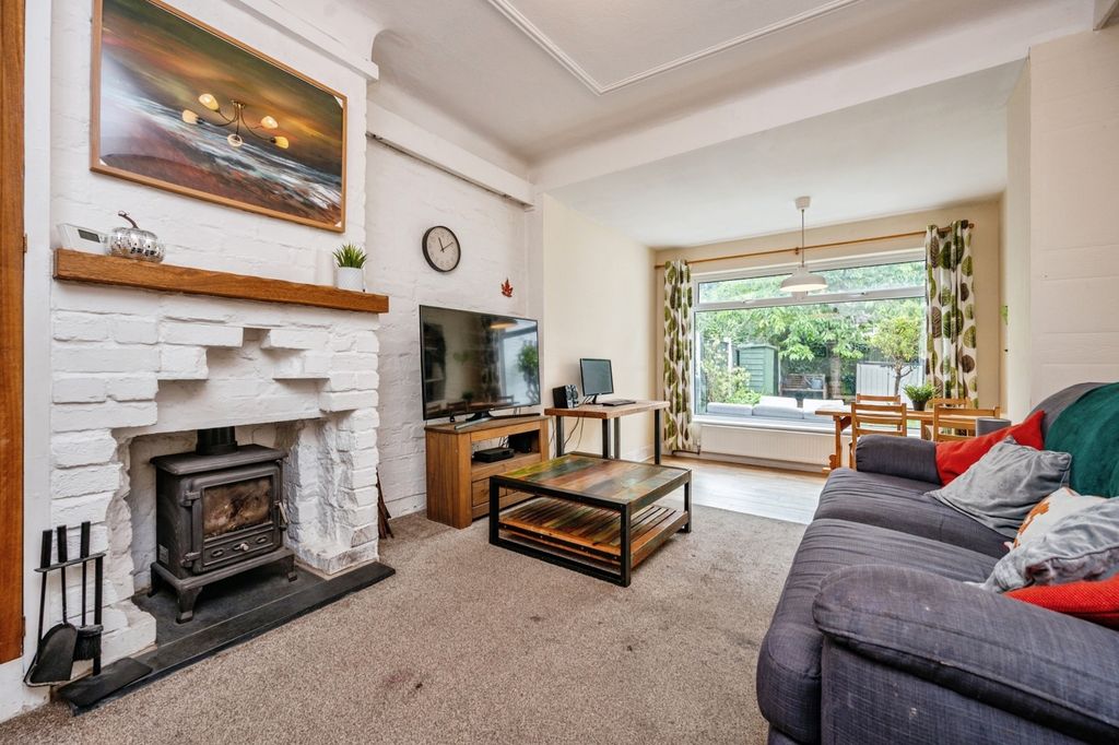 Property photo 1 of 17 Pbox-Img.Jpg