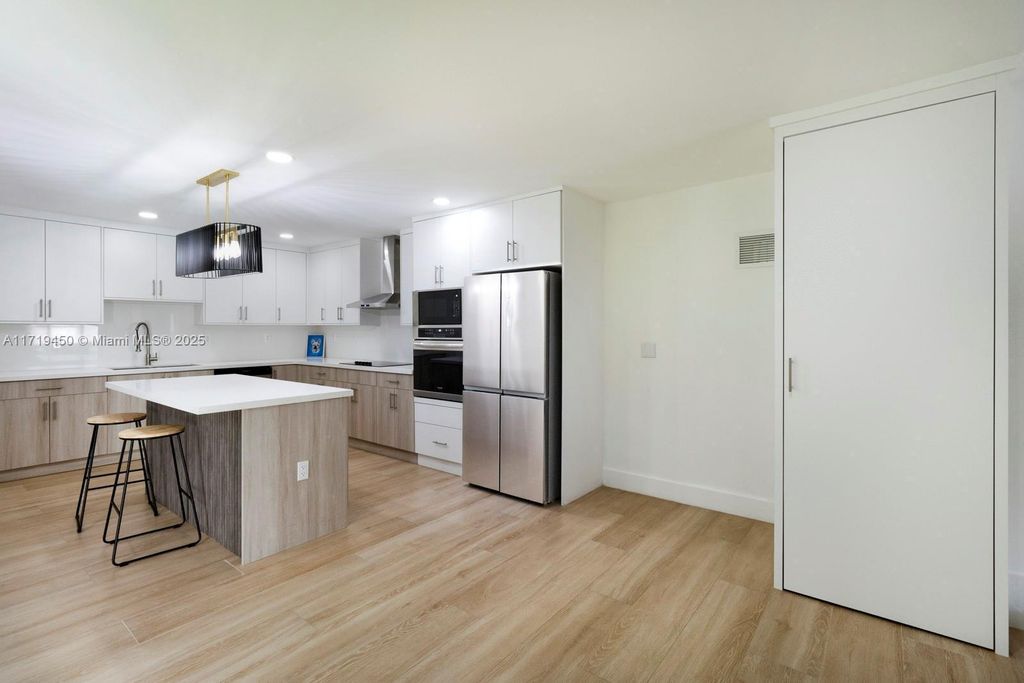 Property photo 3 of 17 <Alttext/>