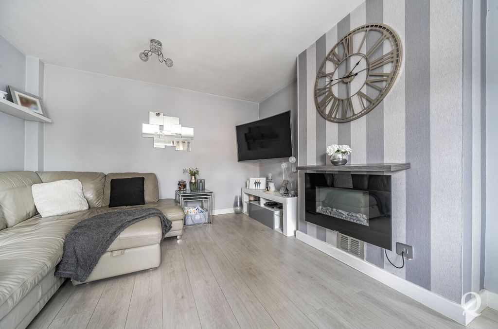 Property photo 1 of 16 0Dd29c3F-0d1E-4d0...